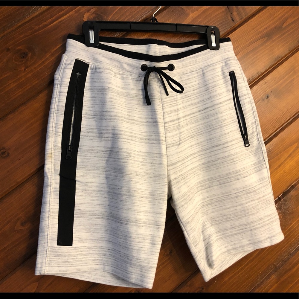 AE shorts: Bundle w/ Sweatshirt marked “🎈”